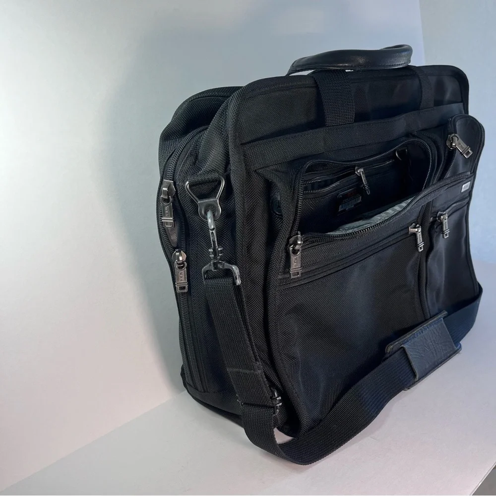 TUMI Black Nylon Compact Alpha 3 Large Laptop Bag Briefcase Expandable